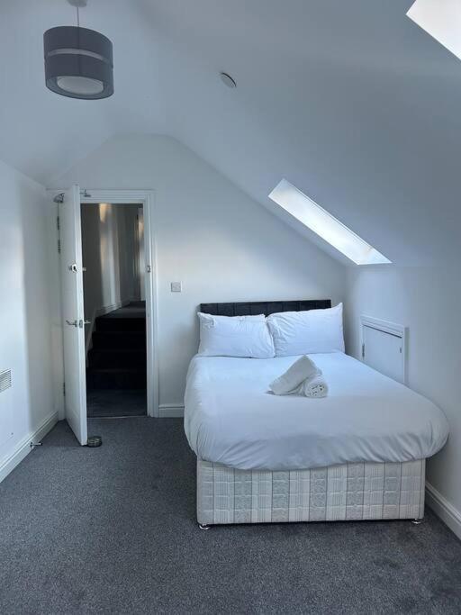 Ferienwohnung Large 4 Bed, Walking Distance To Centre - Sleeps 8 Cardiff Exterior foto